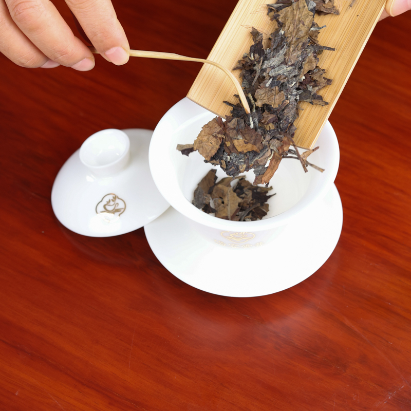 015南糯山古树白茶200 (31)(1).jpg